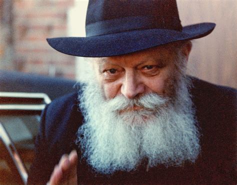 Menachem Mendel Schneerson .